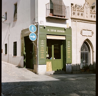 Al Sur de Granada Tienda de vinos