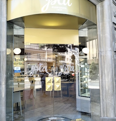 Casa Ysla Pastelería-Cafetería / Piononos Pastelería