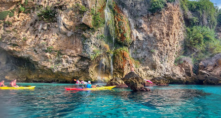 Maro Kayak Nerja Agencia de excursiones en canoa y kayak
